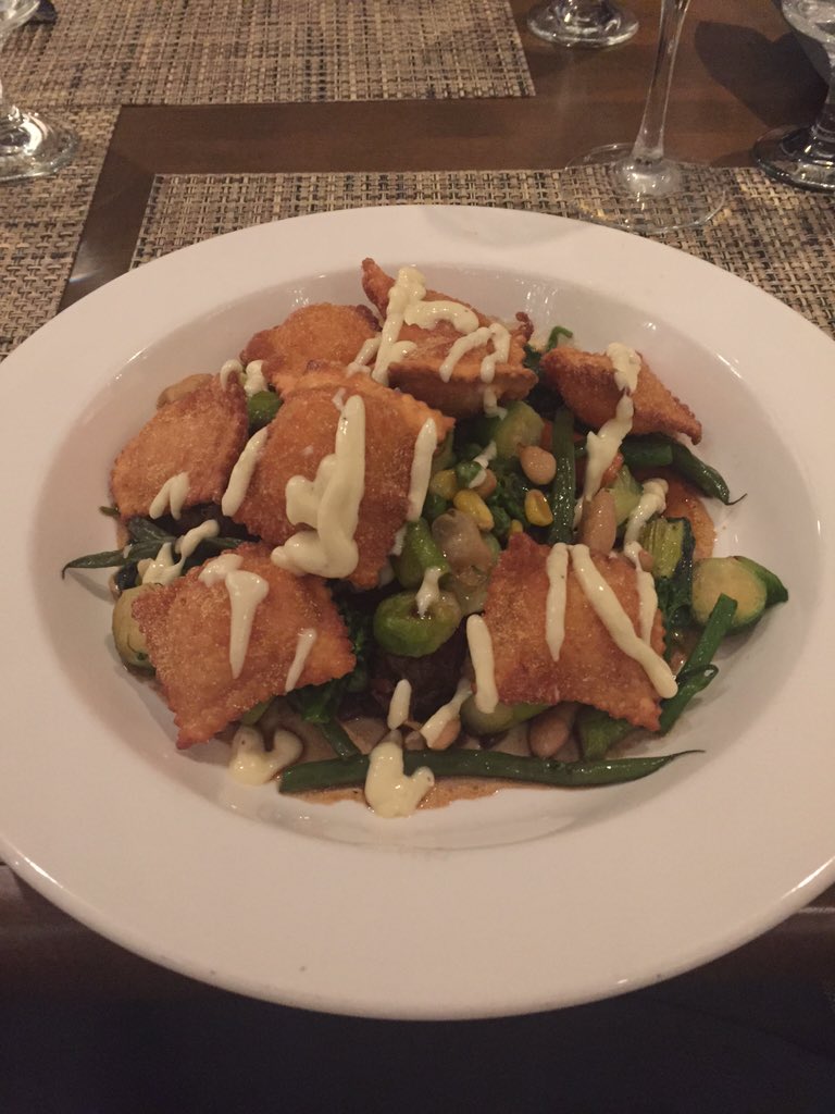 Delicious dinner at Woodnotes Grille! <a href="/emersonresort/">The Emerson Resort</a> ❄️🍴🍷