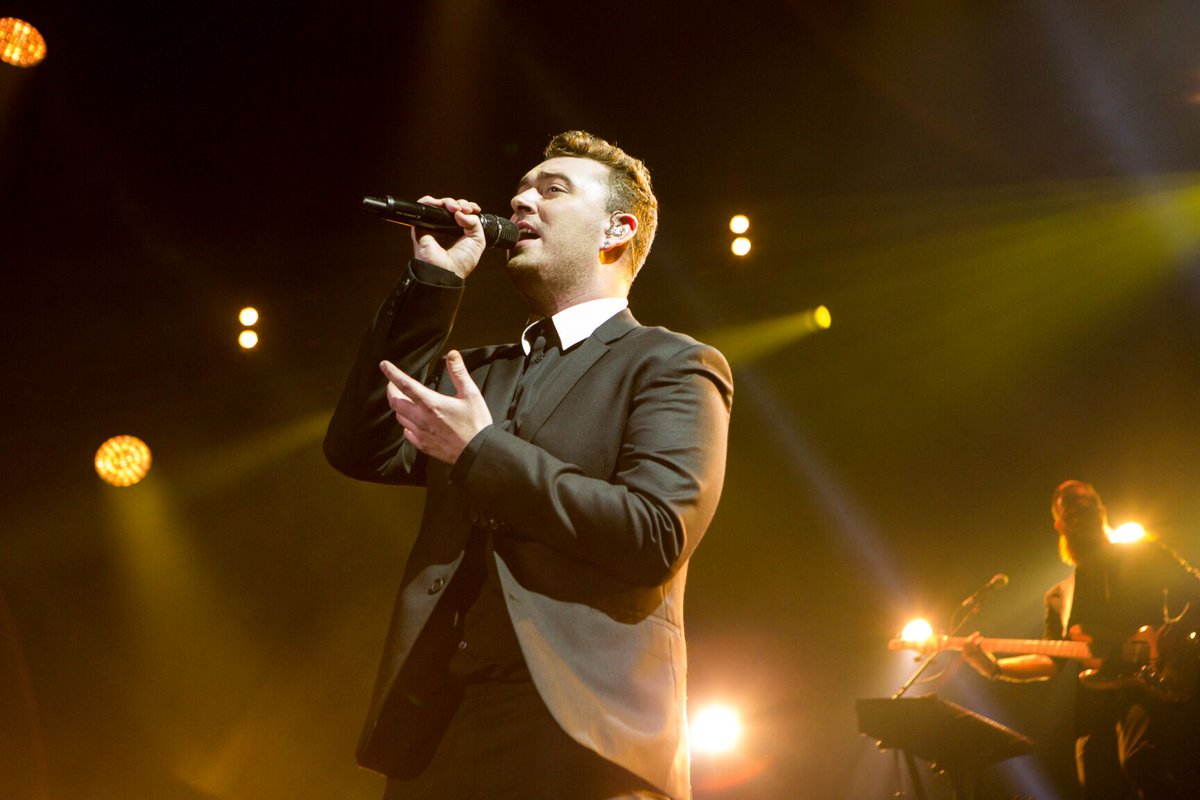 thekiaforum's tweet photo. #FlashbackFriday: On this date last year, @samsmithworld played the first of TWO SOLD OUT shows at the Forum! https://t.co/MGsbVcQloW