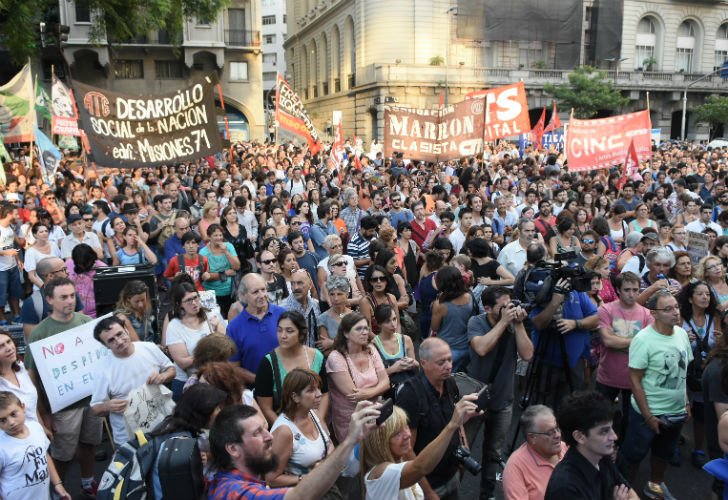 #ÑoquisEnElEstado | Así fue la marcha contra los despidos de Cambiemos dlvr.it/KM3fJC