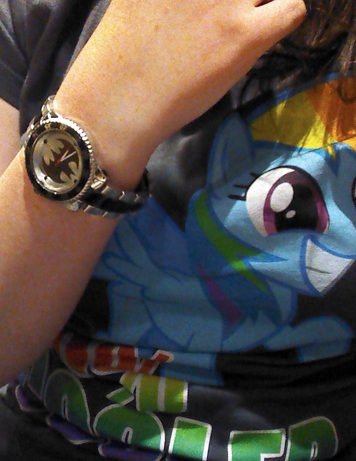 OliviaGraceSP's tweet photo. I dunno what the fact that I'm wearing this in public says, jk I'm a fangirl #keepcalmandflutteron #urbancourtesan https://t.co/uCl2Grwamh