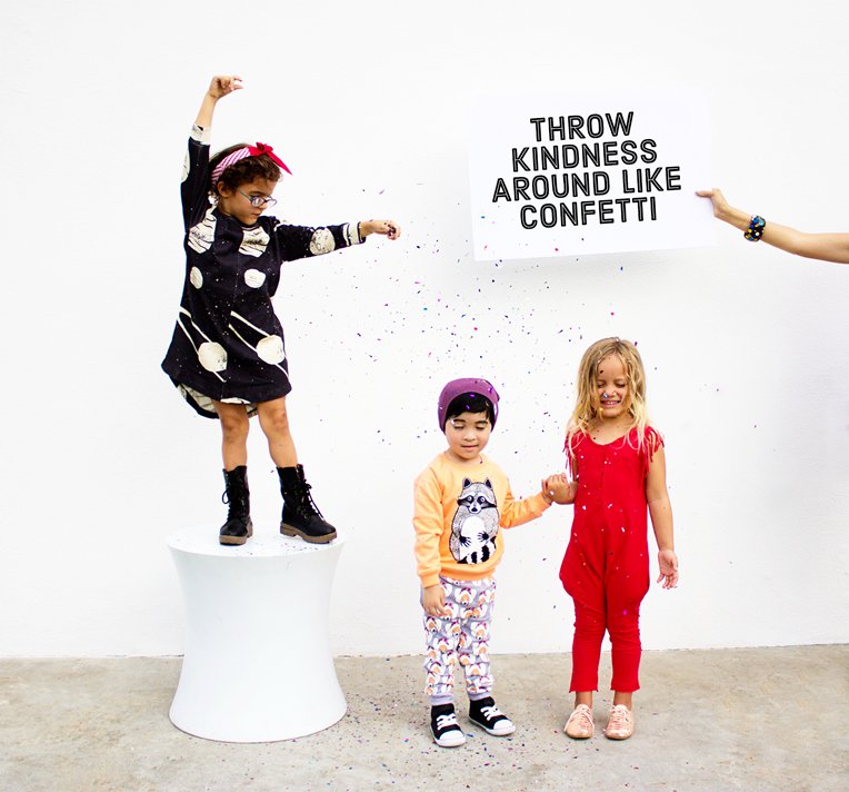 oobuntoolife's tweet photo. Oobuntoo Is..."BEING KIND TO EACH OTHER &amp; THE EARTH" says Mikaela founder of @RuthandRagnar https://t.co/X0FAw1DneE https://t.co/Qr7qffzgZT