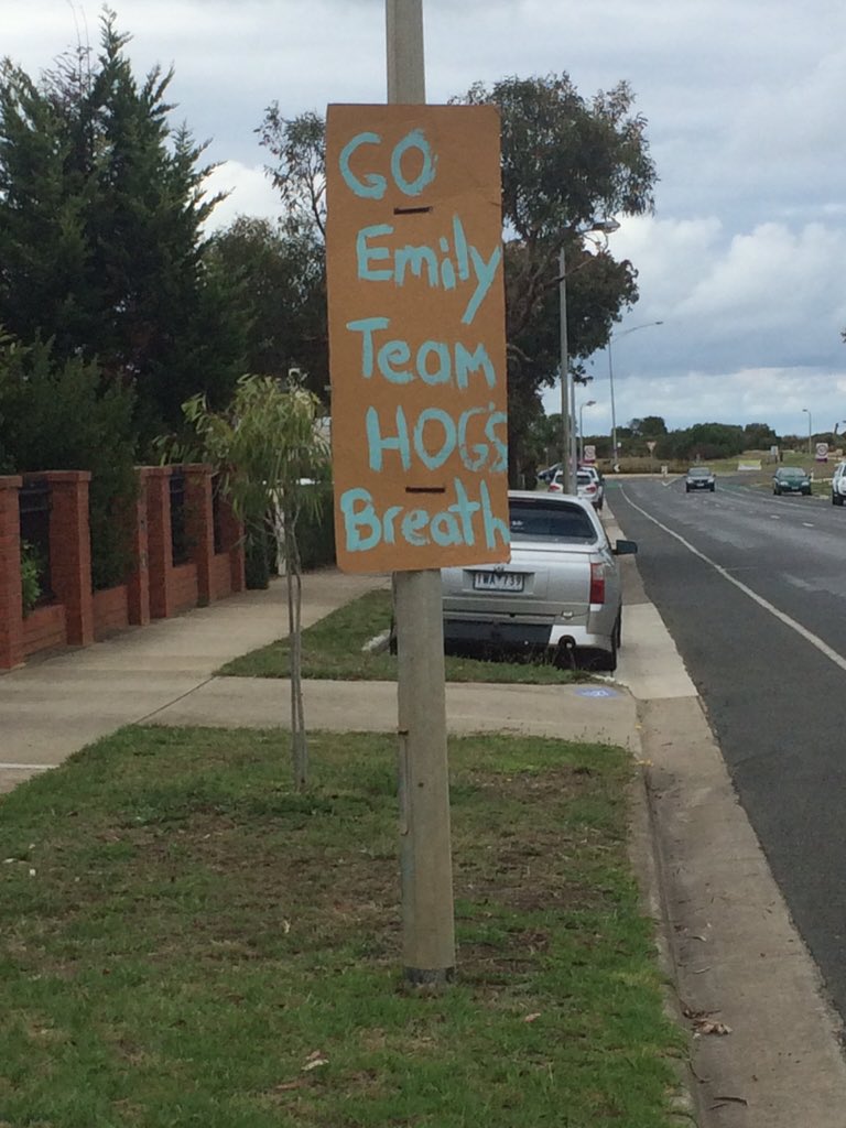 @emily_roper24 has some fans on the road today at #CadelRoadRace #nrs16 🚴🏼🚵🏼🚴🏼🚴🏼