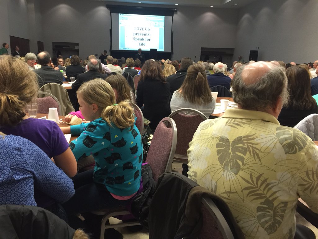JamesDAlessio's tweet image. Great crowd in Council Bluffs to hear @RickSantorum speak about life. #GameOn #Rick2016