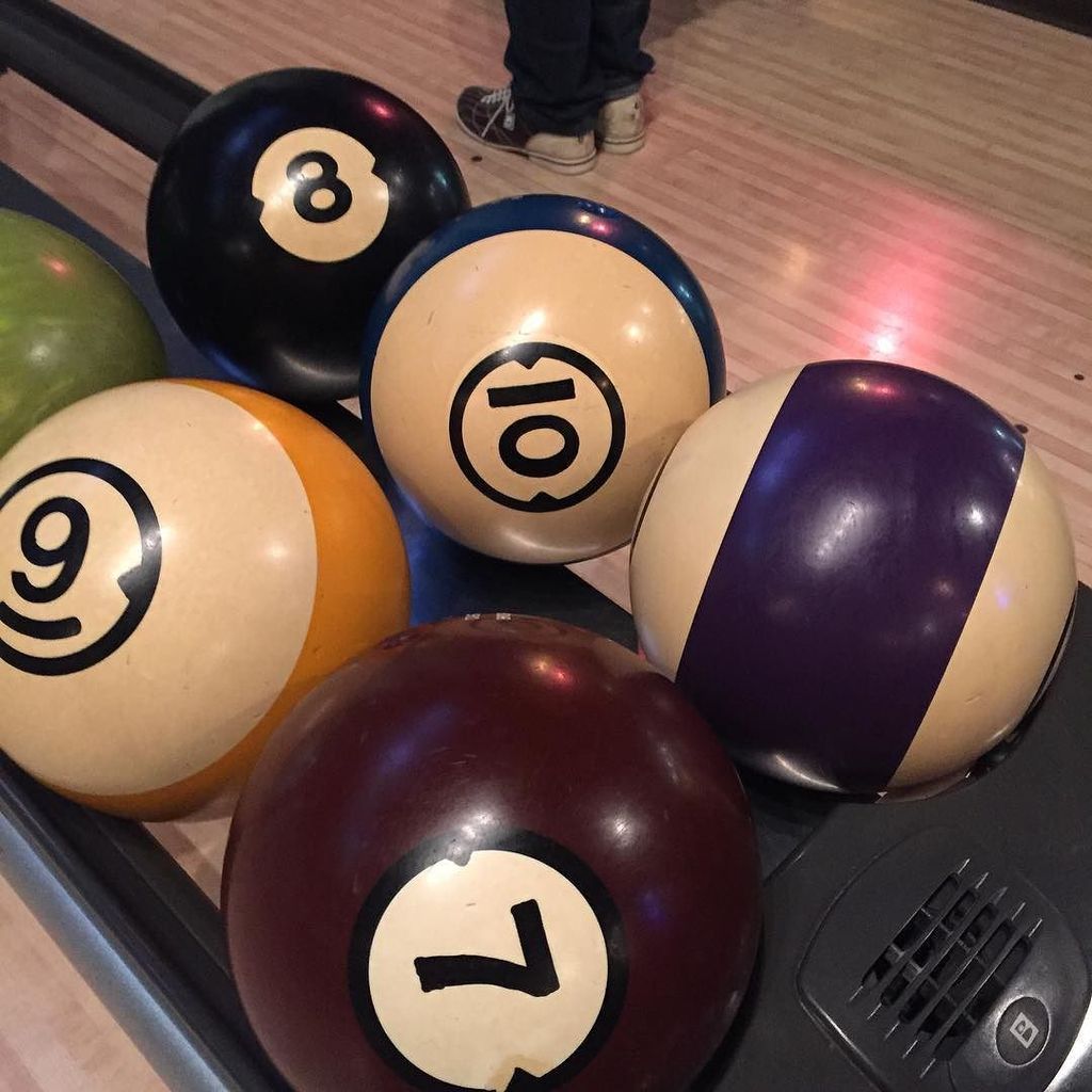 coskier's tweet image. #bowling #balls dressed as #poolballs ift.tt/1KLweV1