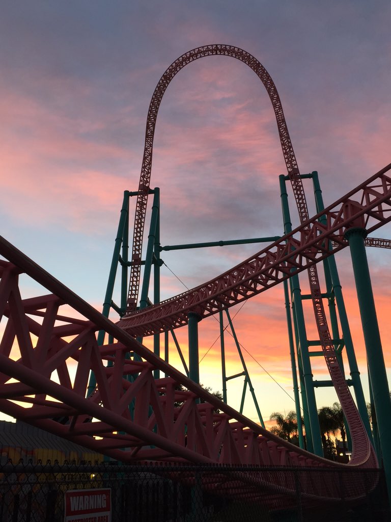 SeeASmile's tweet image. Finale #knotts #excelerator #sunset