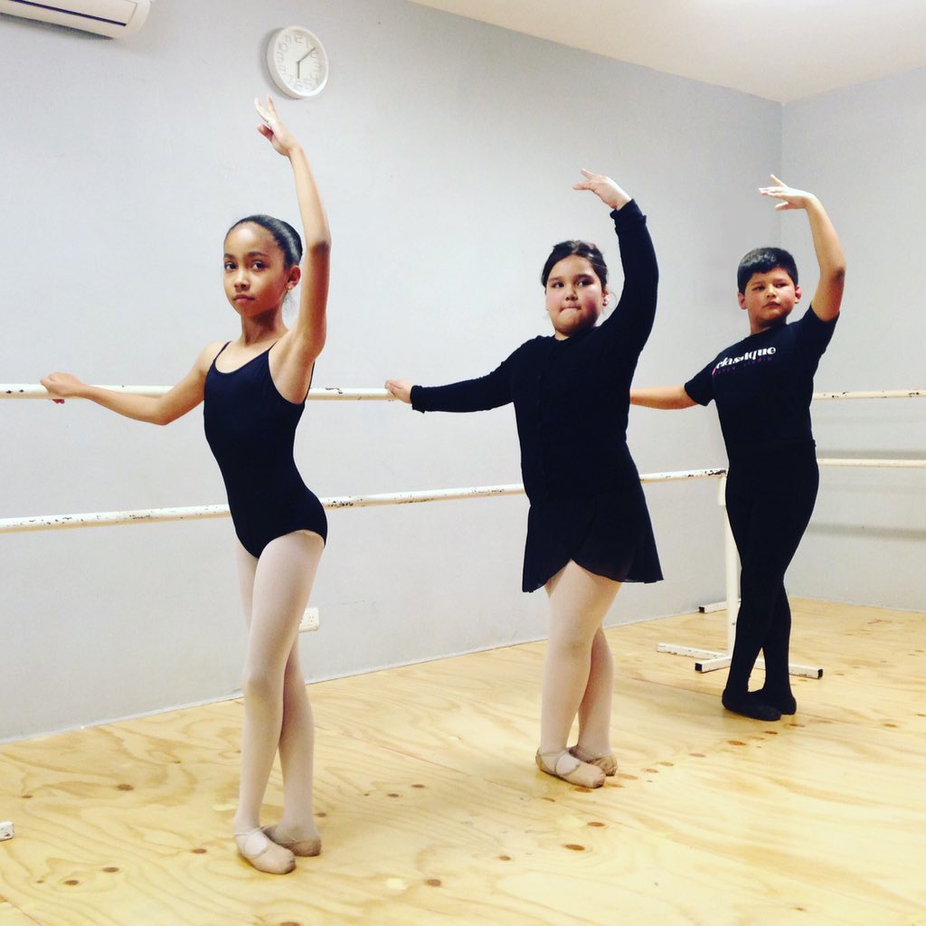 ClassiqueMty's tweet photo. Alumnos del Grupo Ballet Kids 😍 #Classique #Ballet #Ballerinas #BalletBoys #BalletBoy #BalletGirls #FifthPosition https://t.co/JCgJffobj0