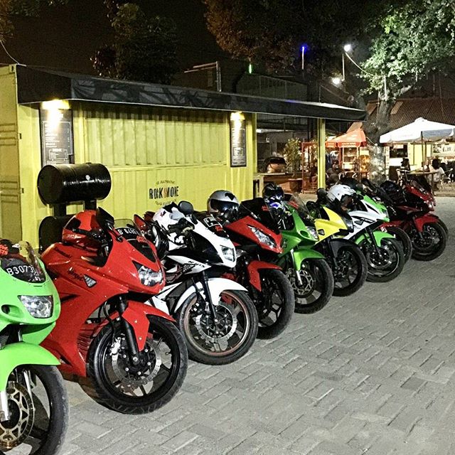 NinjaStreetClub's tweet photo. nite ride n roll #NSC #NinjaStreetsClub https://t.co/q84YzmjKbY