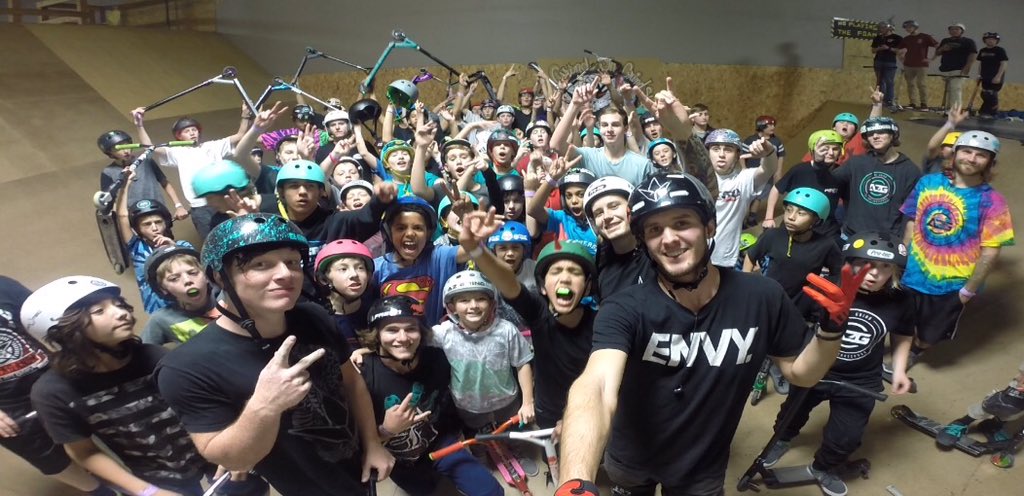 RaymondWarnerr's tweet photo. It has been a great time so far here at #AZGrind skate park!
@blunt_scooters #EnvyScooters #Envy #Scoot #Scooter https://t.co/7I9wKQcN55
