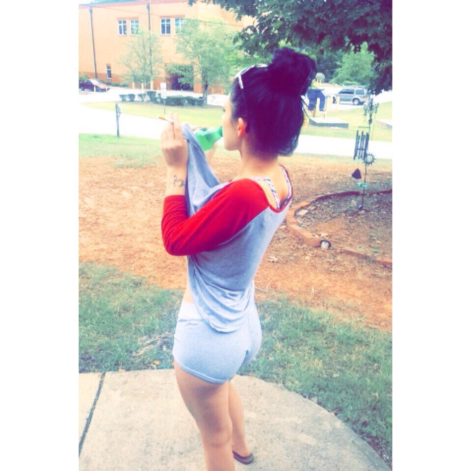 phatbootayy's tweet photo. She got cake for days 😍💯 https://t.co/6ihHXocIln