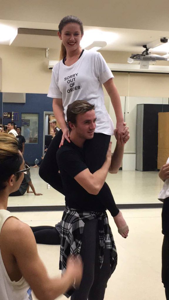 jbiebes_lexa's tweet image. 💜tonight was fun #showweekend💛🐺