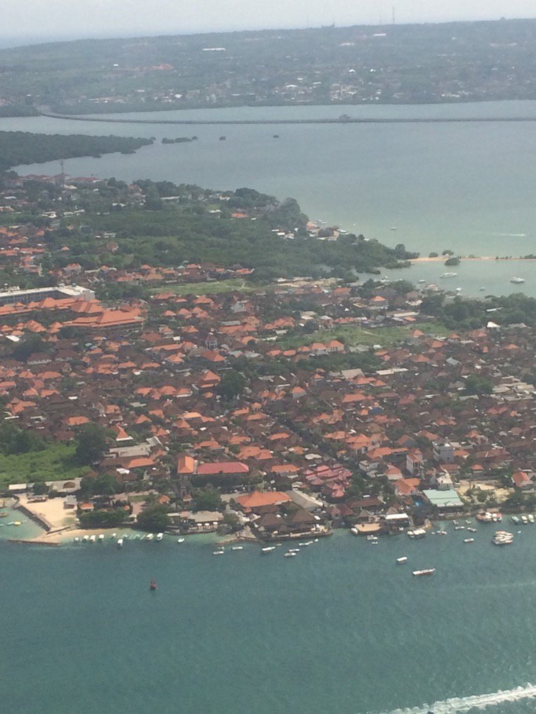 SouthTheRoad's tweet photo. Touch down in Bali #hellobeaches #rtwchat https://t.co/HLwEMTgyey