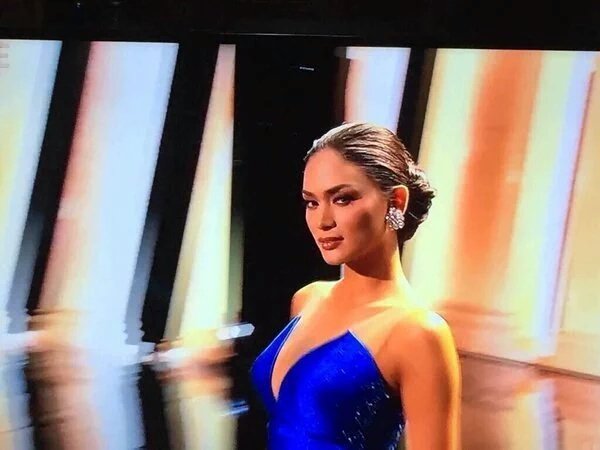 ___QueenP___'s tweet photo. That go to pic (meme) for a kick a** comeback #PiaTheBridesmaid https://t.co/Z30D4nxFJc
