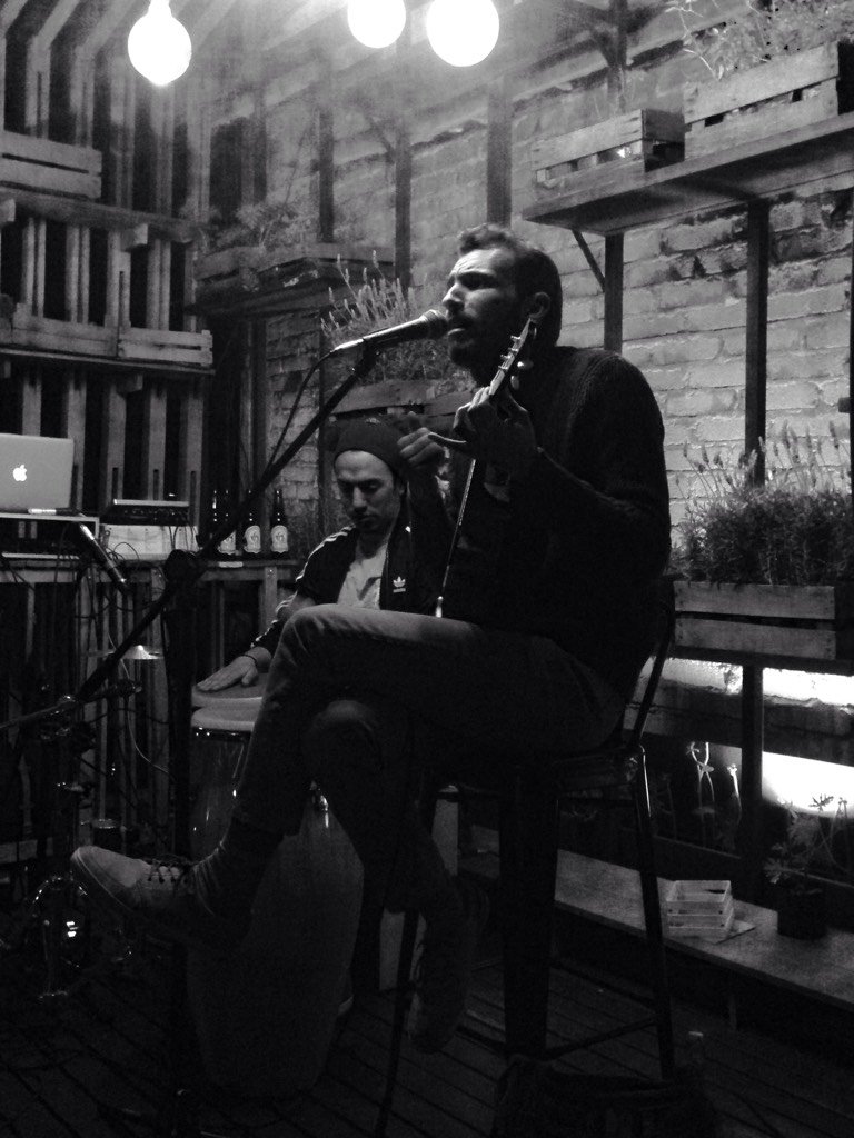 sofarsounds's tweet photo. «sexy fixie» sounds very sexy with @joseanlog in @SofarSoundsMX amazing rythm and feeling #sofarsessions https://t.co/4t6ipqLfOp