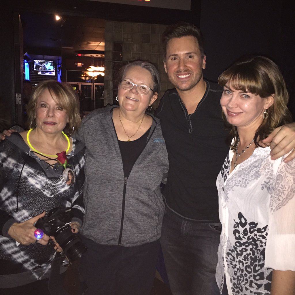 carlalcsw98's tweet image. Thnx @RyanWcl for #OOTDCCW #AFSPIL good times @AFSPChicago