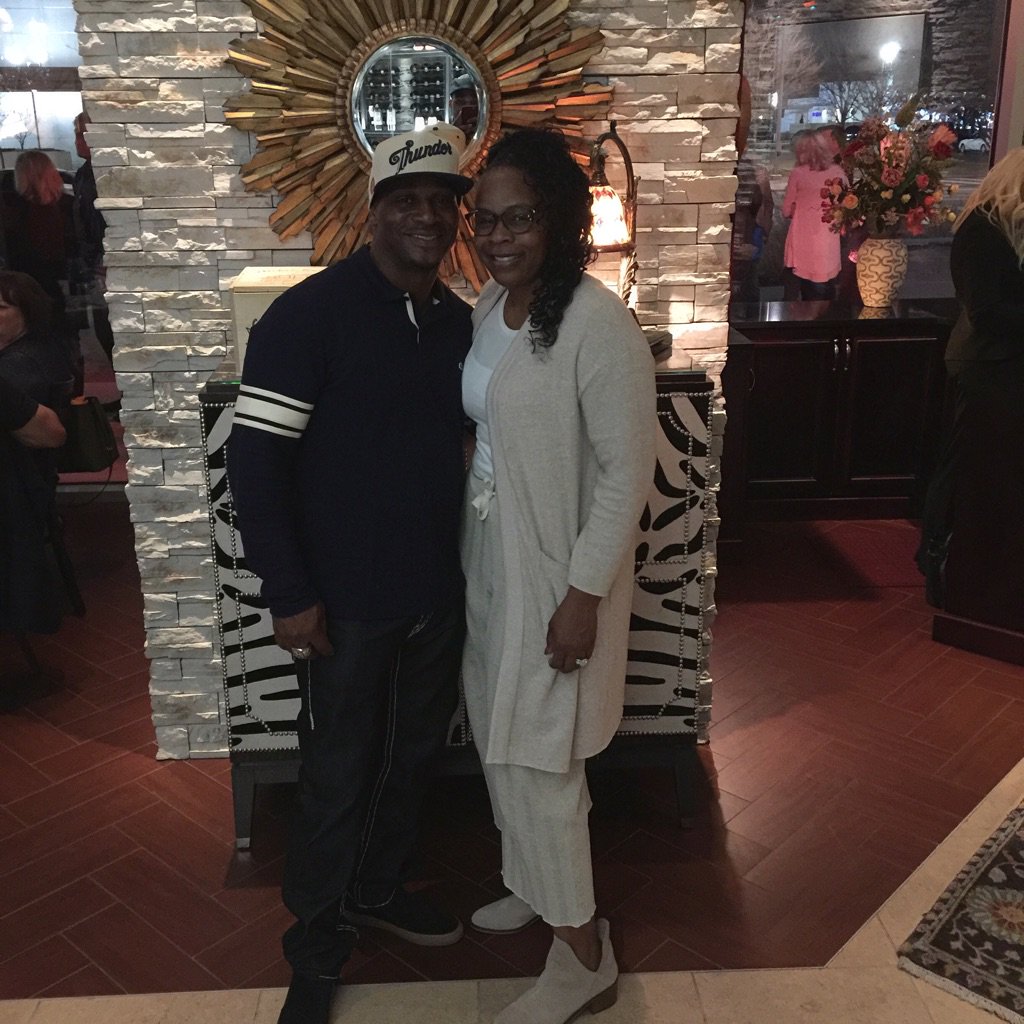 HAPPY 16th Year ANNIVERSARY my wounderful parents! You guys are a prime example .... tmi.me/1fc49t