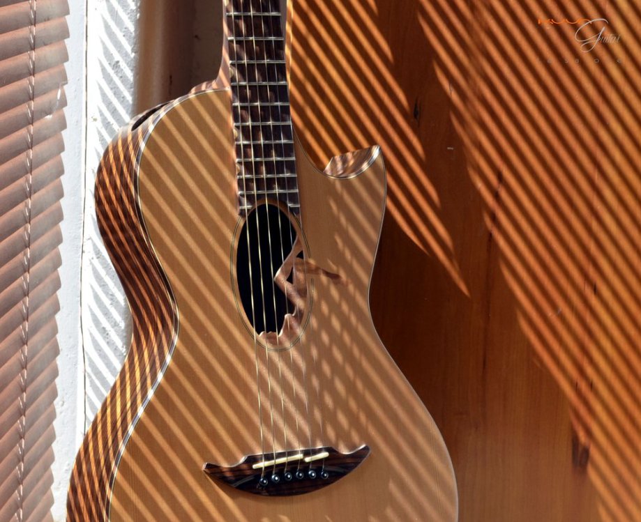 murraykuun's tweet photo. #classic_ guitar design only about 5 years old #murraykuun.com #girlinthewindow https://t.co/jpHazrZcJO