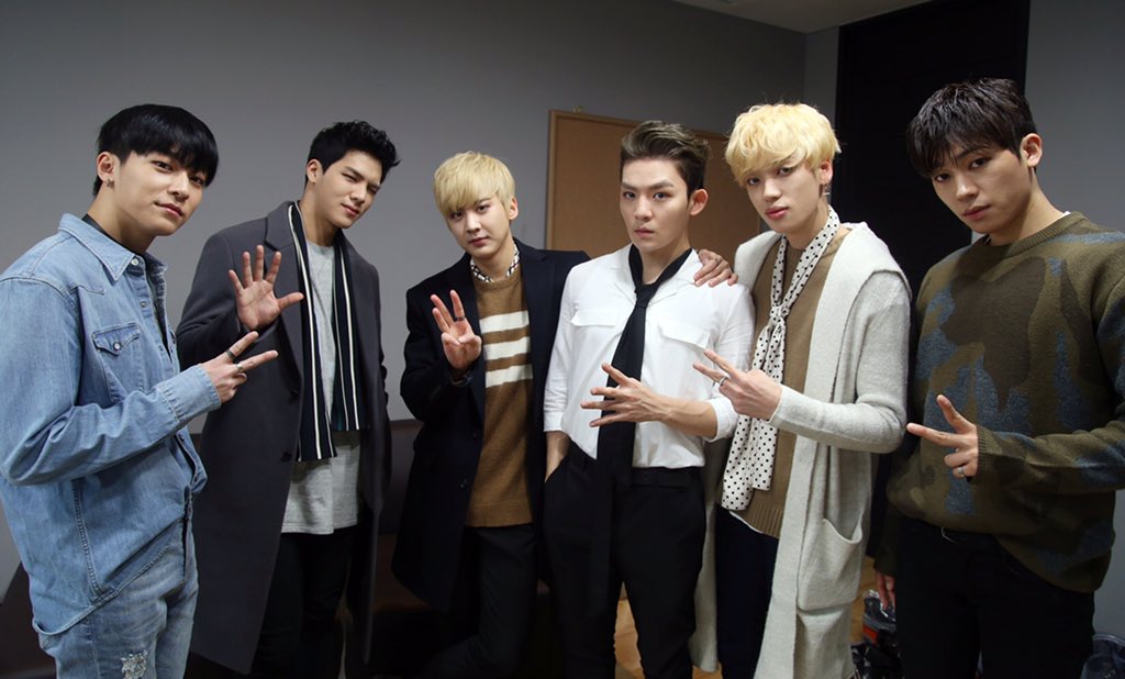 TEEN_TOP's tweet photo. 엔젤을 위한 '#Day' #엔젤 여러분들이 직접 뽑아주신 남친룩을 입은 #틴탑 입니다! 오직 엔젤들을 위한 'Day' 무대 놓치지마세요~!:) https://t.co/NlVjrqmyIY