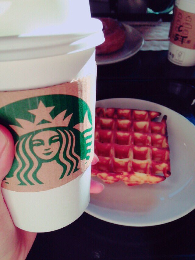 Nico_217's tweet photo. 海外垢作りました😙😙

🇬🇧Directionerの人
💎スタバ好きな人
🙋中2の人
👯おしゃれ好きな人
🎧ドラマ、映画、音楽好きな人

3,4枚目は自分で撮りました😳
RTしてくれたらフォローします！ https://t.co/KeWpwAFLgT