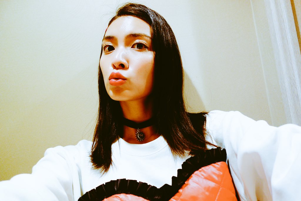 Sayaka Akimoto チョーカーしてみたけど 首苦しい笑 T Co Beq4uziowb