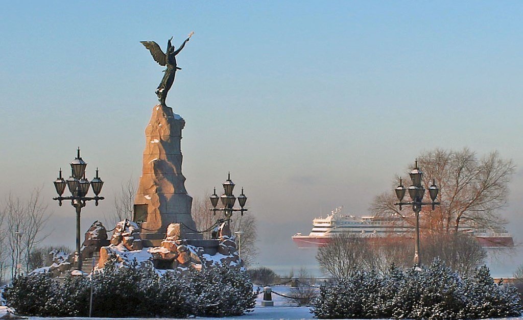 Памятник броненосцу «Русалка» в парке Кадриорг (Таллин) 
#Eesti #Estonia #Эстония #Tallinn #Таллинн #EstonianLife