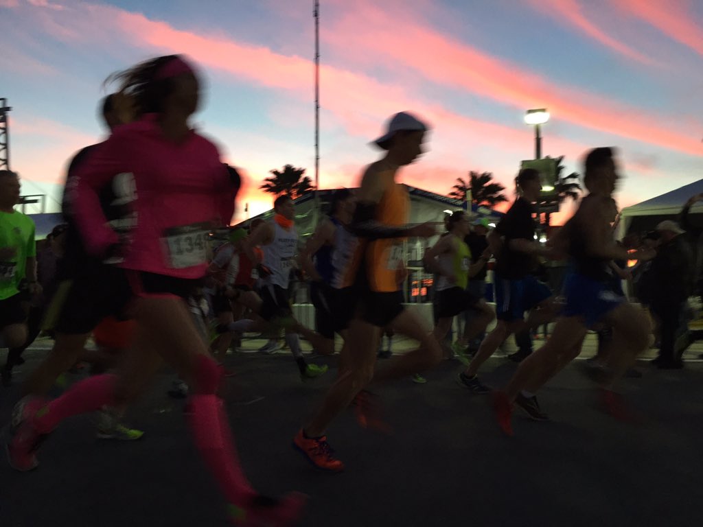 DAYTONA's tweet image. Lace up your sneakers! It's time for the #DAYTONA5K Fun Run &amp;amp; Walk!
