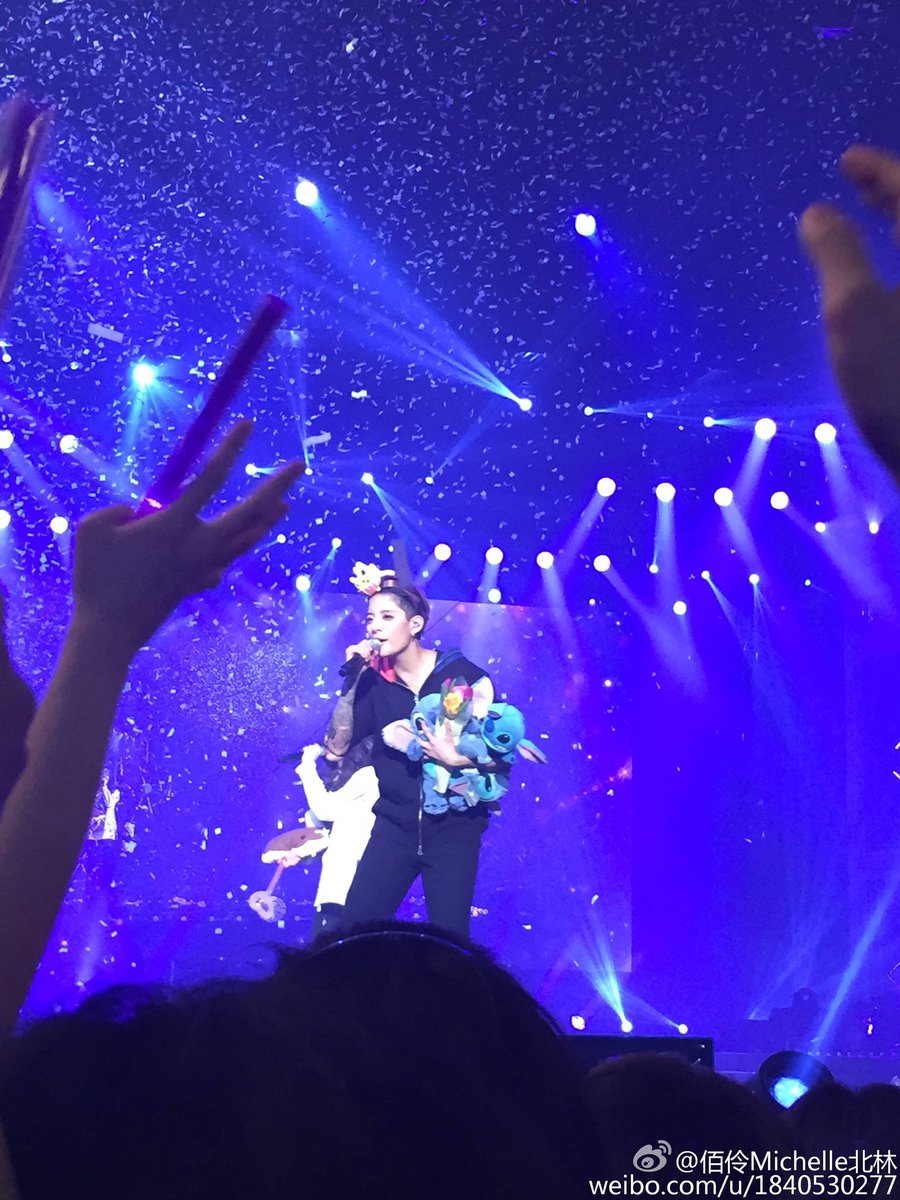 affxtionINA's tweet photo. [FANTAKEN] 160130 Amber - 'Dimension 4 ㅡ Docking Station' in Seoul cr; 佰伶Michelle北林 1 https://t.co/Ub3PqaceDa