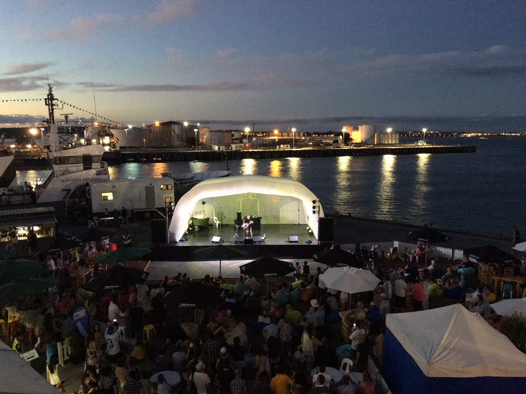 Best way to end a summer night, with kiwi legend #TikiTaane #Summernights #AKLSeafoodfest