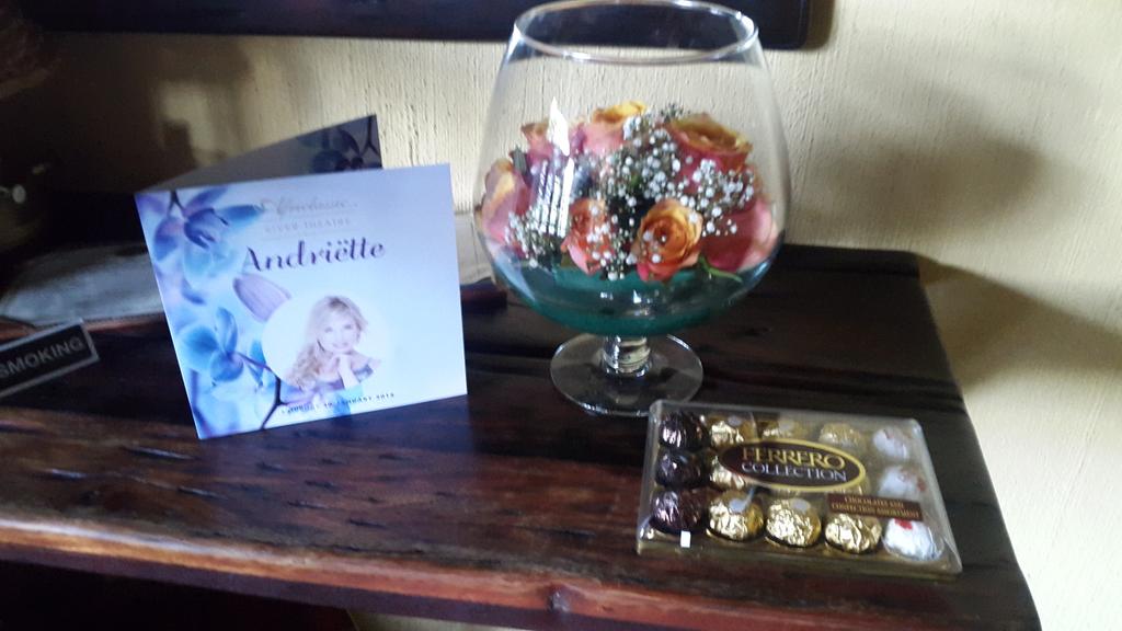 Vanaand by die Affriclassic river lodge.Dis so mooi hier.Sien julle. Xx