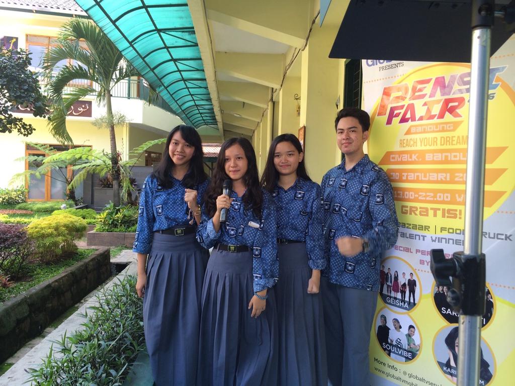 angklunglima's tweet photo. 29/01/2016 anggota cav lagi diwawancara sama kru @Globaltvseru https://t.co/sWwAwBuJl7