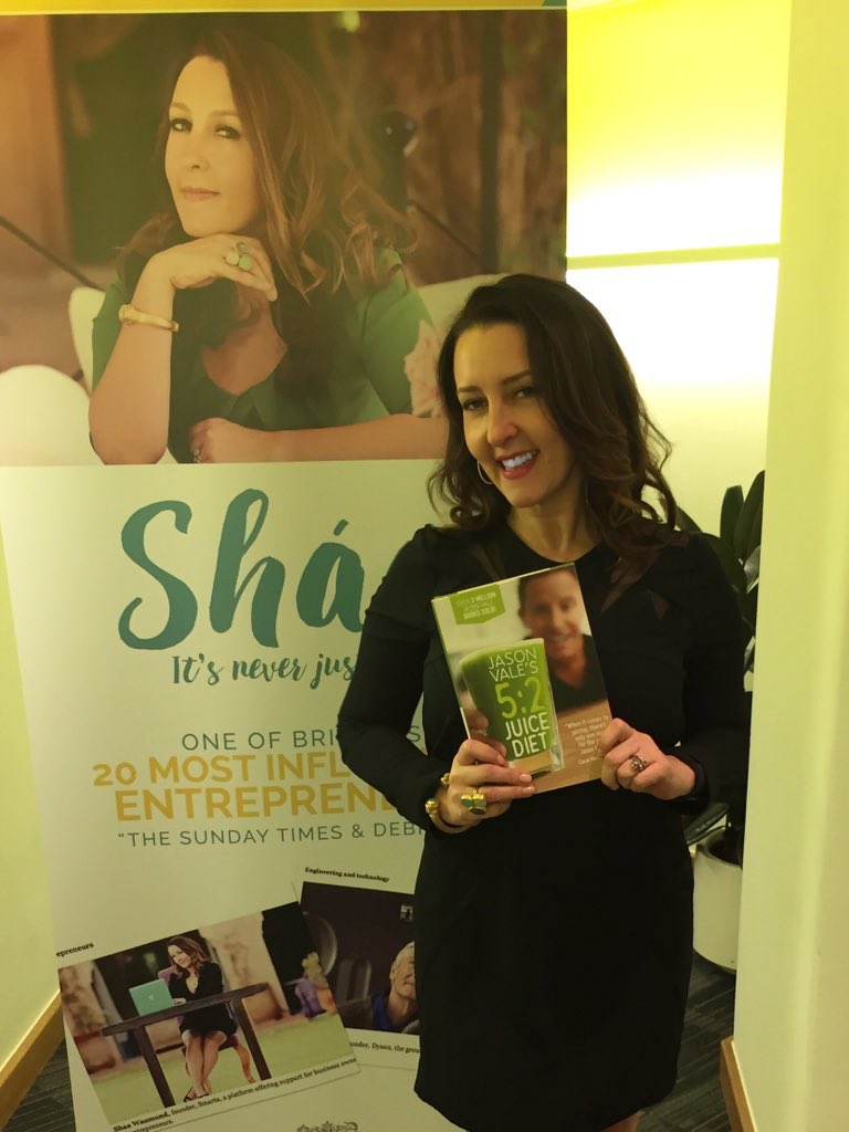 shaawasmund's tweet image. About to start Biz Bootcamp and amongst my prizes is the latest book from my friend @juicemaster #HustleAndServe