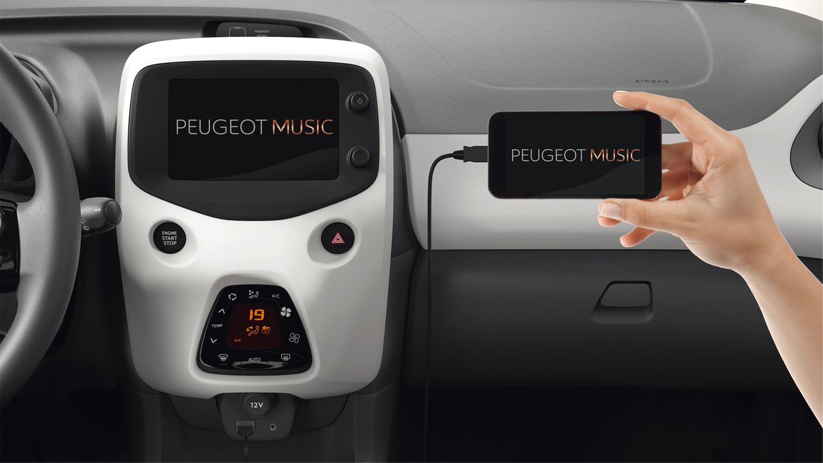 peugeotitalia's tweet image. Con #MirrorScreen controlli il tuo smartphone direttamente dal touchscreen di #Peugeot108. 108.peugeot.it/tech-connect