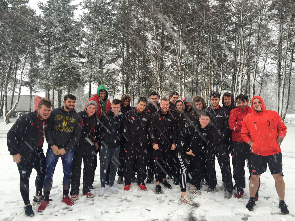 JasonPayne8's tweet photo. Apparently the game is still on, doesn't bother us....😂❄️☃ @TeamNorthumbria https://t.co/jGgcuShmhb