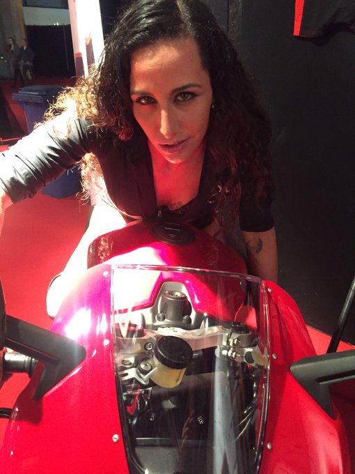 Vandaag weer op de #kamasurtabeurs  bij de aller nieuwste Ducati op de JuDa stand kom je ook? https://t<a href="/tag/kamasurtabeurs"class="tags">#kamasurtabeurs</a>