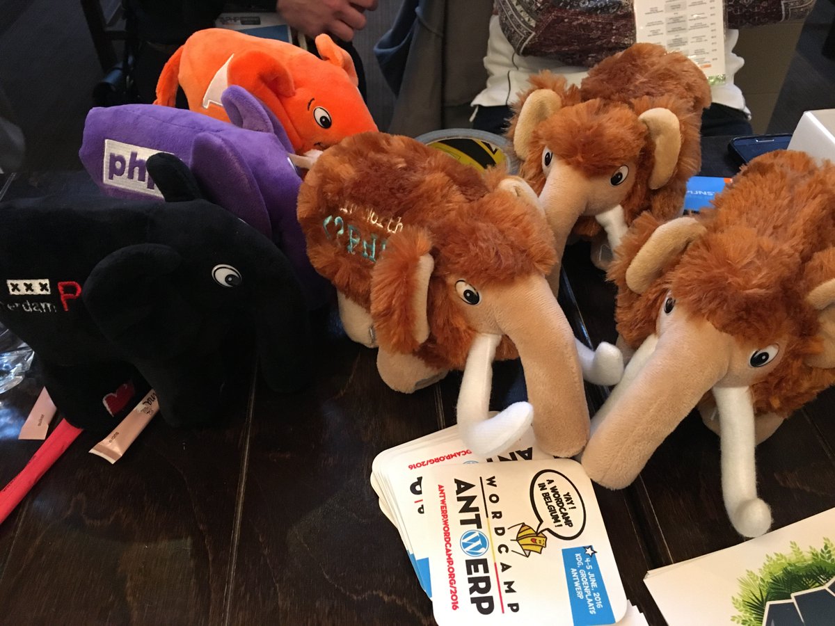 phpbenelux's tweet image. W00t! #elephpant galore at #phpbnl16