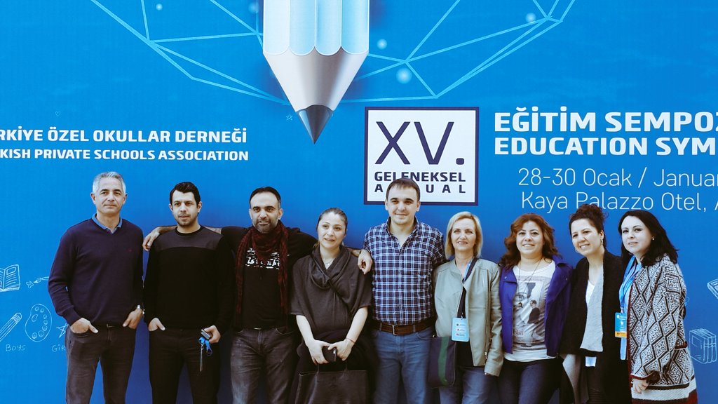 ebrukocamanuzun's tweet photo. Muhteşem Enka kadrosu👑#GAES2016 https://t.co/HkAGTFJbNZ