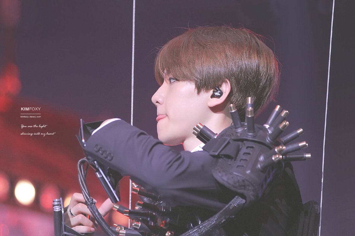 knockknock0408's tweet photo. [DL] 160130 BAEKHYUN - 4 Years With BAEKHYUN cr.KIMFOXY_9P
LINK >> https://t.co/ufoHzwSk8I https://t.co/a5qHgFpz5P