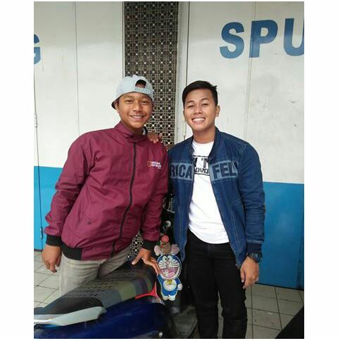 rismawanda999's tweet photo. Selama Allah masih mngijinkan ..risma masih bs ktemu tmn" ngamen dlu. Dan brbagi kbahagiaan. Sm smuanya..Amin.. https://t.co/ZSCJZiAjB9