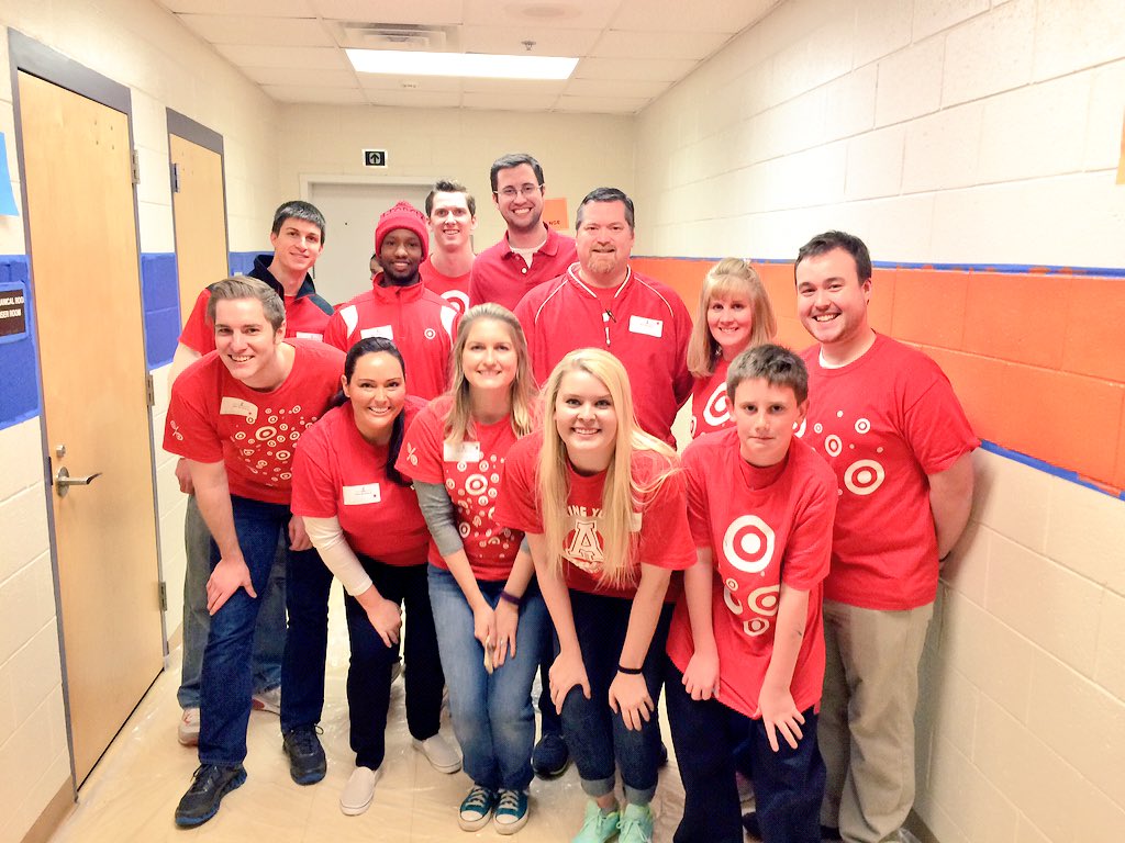 KellyMc65668090's tweet photo. G394/D335 @HandsOnAtlanta #MLKDay #Targetvolunteers @RodneyLast @Hueypritchett @AmyMaigret @SteveFortier13 https://t.co/cZ3LlPwTw7