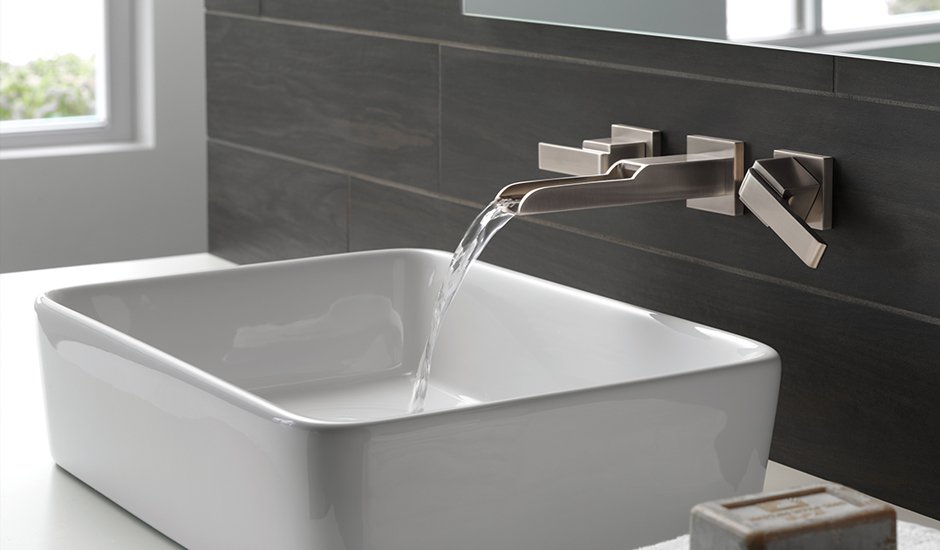 DeltaFaucetCAN's tweet image. #mondaymotivation: How wall mounted faucets can change your life! bit.ly/WallMounts #designsurprise #chic