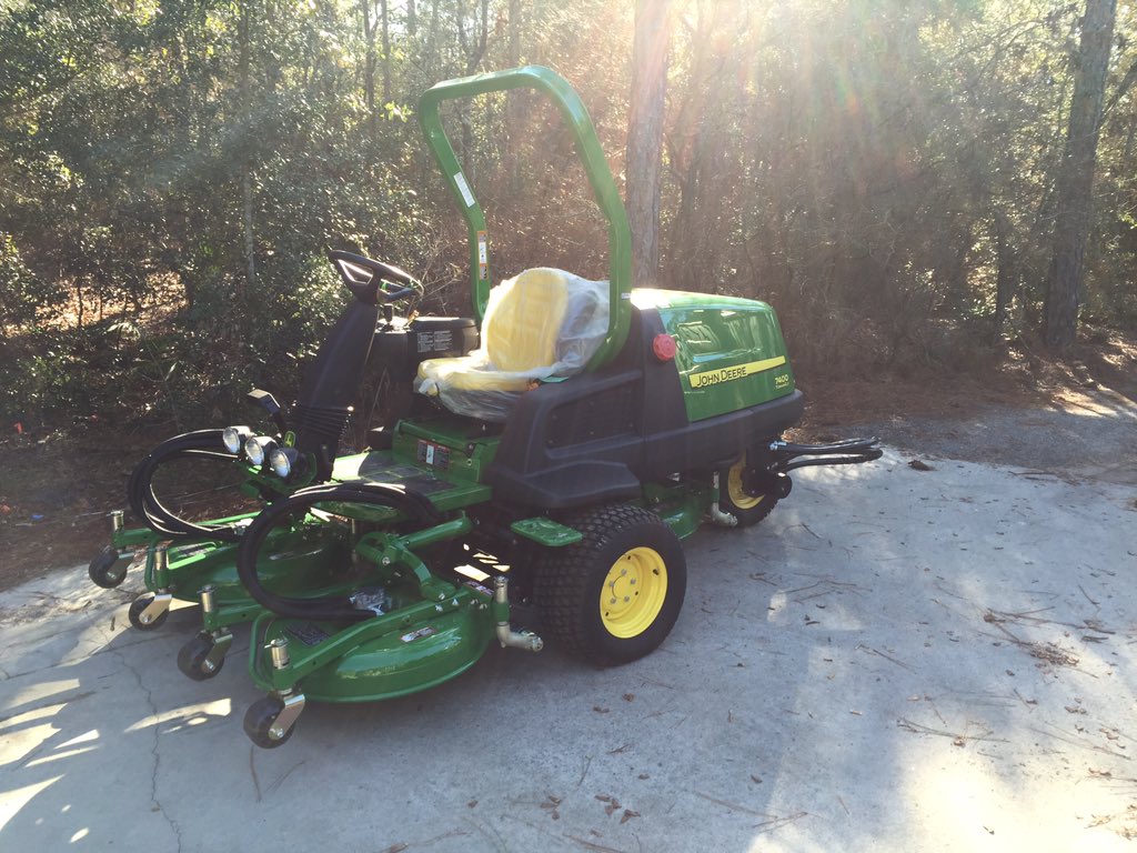 JoeJoehayes69's tweet photo. Delivered some more new equipment to Okefenokee CC this morning! @JohnDeere @ShowTurf https://t.co/RBODsXdNPf
