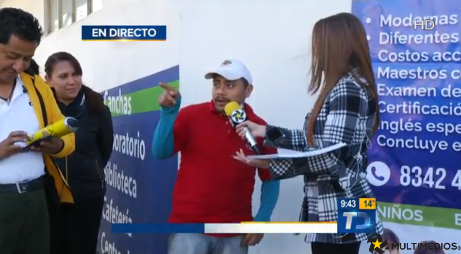 pablosta's tweet photo. @_sandrasandoval entrega de #calendarios2016 https://t.co/R4HnmHmpNE