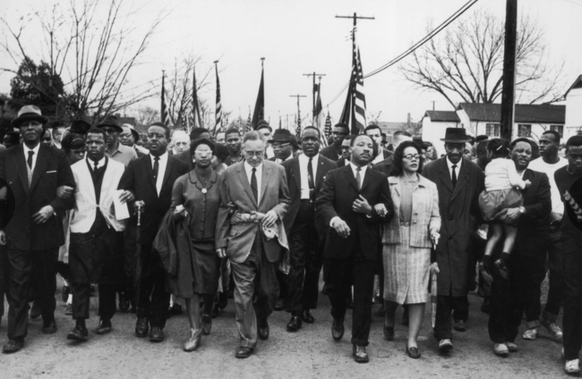 GlobalGrind's tweet photo. Happy #MLKDay: a look at Dr. Martin Luther King, Jr.'s life through pictures https://t.co/R9lWLcTBST https://t.co/cwVgaatG2o