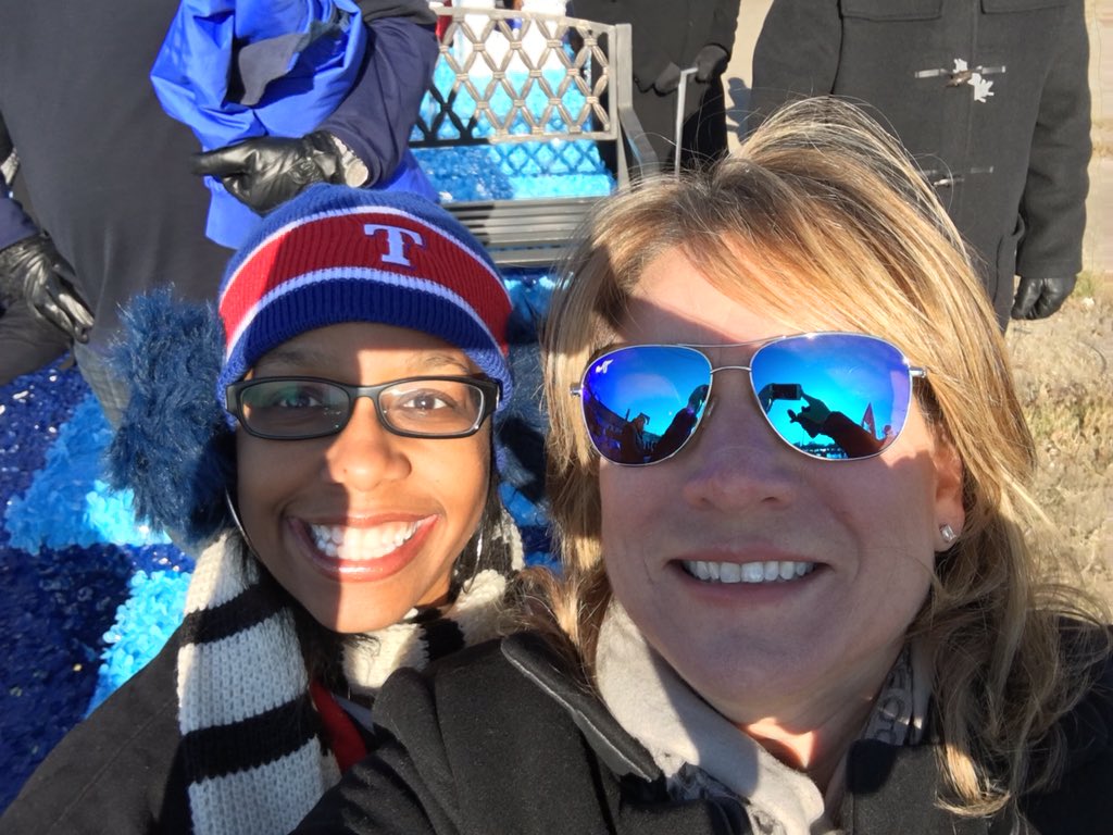 cmjsgates's tweet photo. Loading the float ready for @DallasMLK #1Parade @tiffinniyoung #MLK https://t.co/RzSjLDfKLa