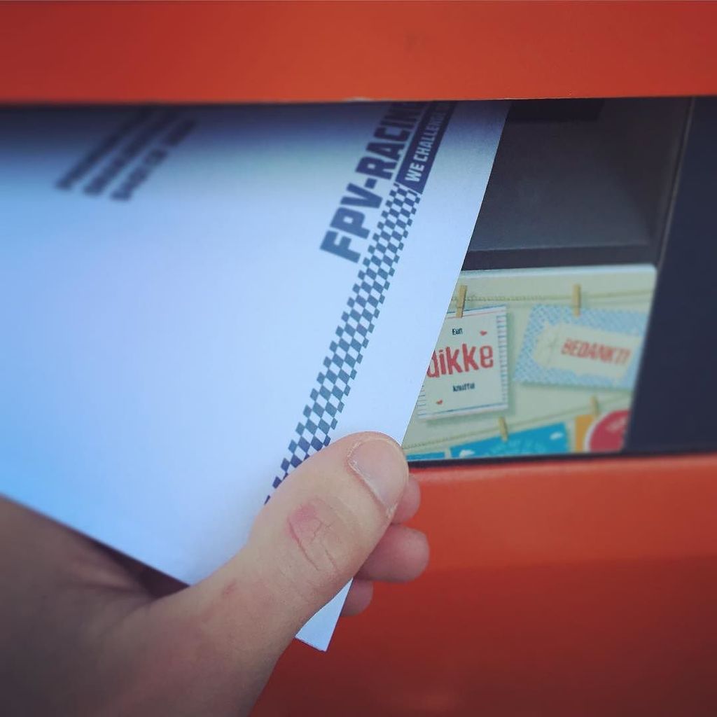 walterkort's tweet photo. Whoep, weer mooi stickerpakket voor #PremiumPilot in de bus gedaan. #fpv #racing #drone #fpvracing #droneracing #qu… https://t.co/VDIcOLHODr