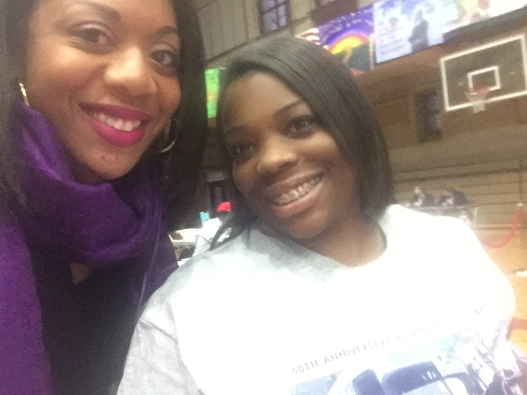 cherrigregg's tweet photo. I'm live at 7 on @KYWNewsradio - I'll explain how this group is helping kids #dreambig #MLKDay2016 #DayofService https://t.co/vlQkwGCGtW