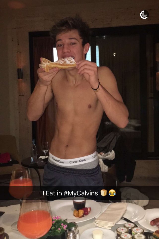 DALLASNCHILL_'s tweet photo. cam's snapchat got me like:

#MyCalvins https://t.co/qONZvxYJTl