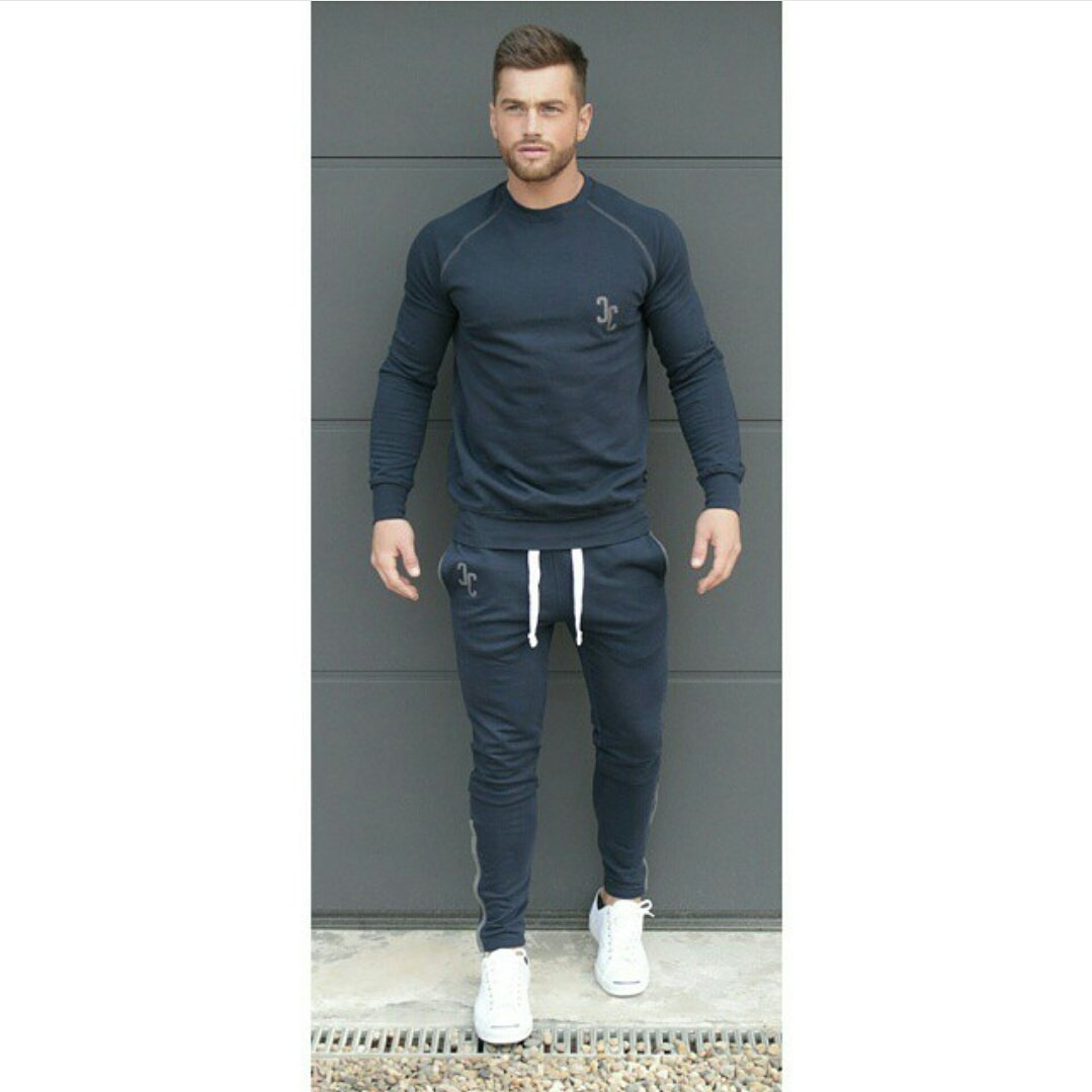 chrisclare's tweet photo. Blue Monday ⭕ ⭕ Navy Contrast Sweatsuit - £19.50 ea for Joggers and Sweater https://t.co/2E6pXKt02X https://t.co/WvdYtminaQ