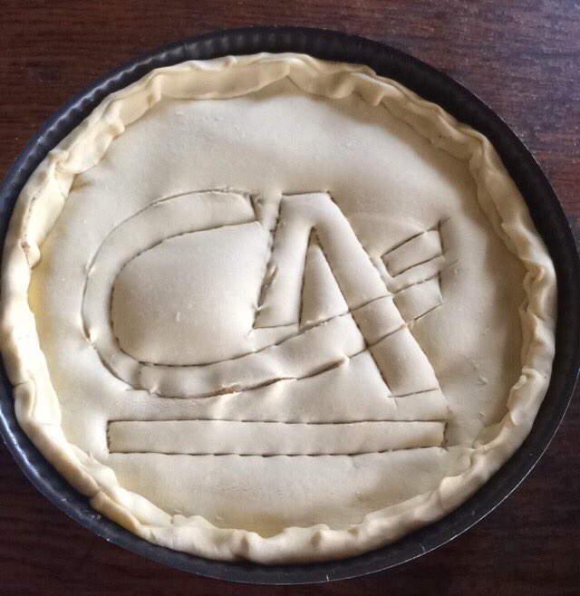 estelle_page's tweet photo. La galette des rois est prête pour demain pour déguster avec mes collègues 😀 @ca_centrest https://t.co/Tar21hWayA