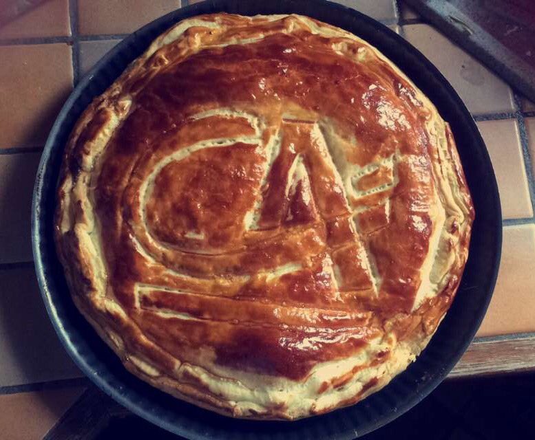 La galette des rois est prête pour demain pour déguster avec mes collègues 😀 <a href="/ca_centrest/">Crédit Agricole Centre-est</a>