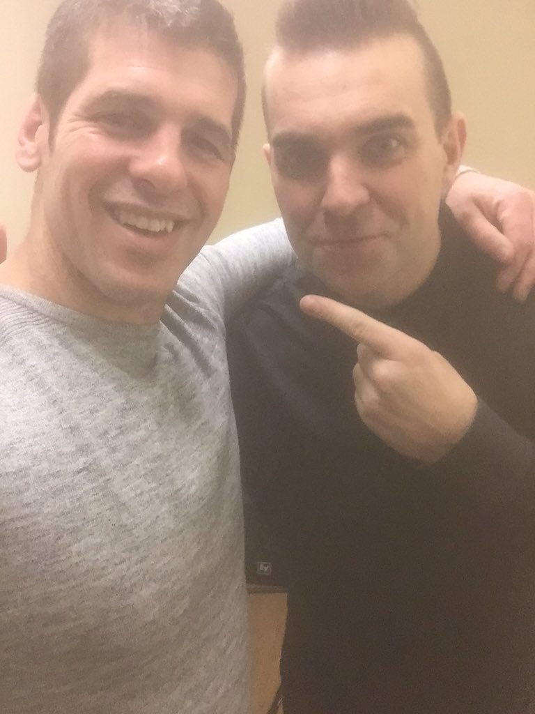 mickappy's tweet photo. me n my monkey https://t.co/Nk5FNK6InQ